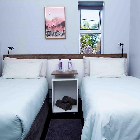 לינה וארוחת בוקר איסט לונדון Jft Self Catering Units מראה חיצוני תמונה