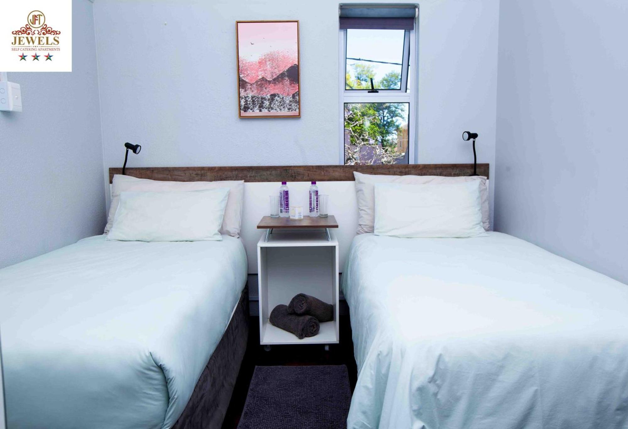 לינה וארוחת בוקר איסט לונדון Jft Self Catering Units מראה חיצוני תמונה