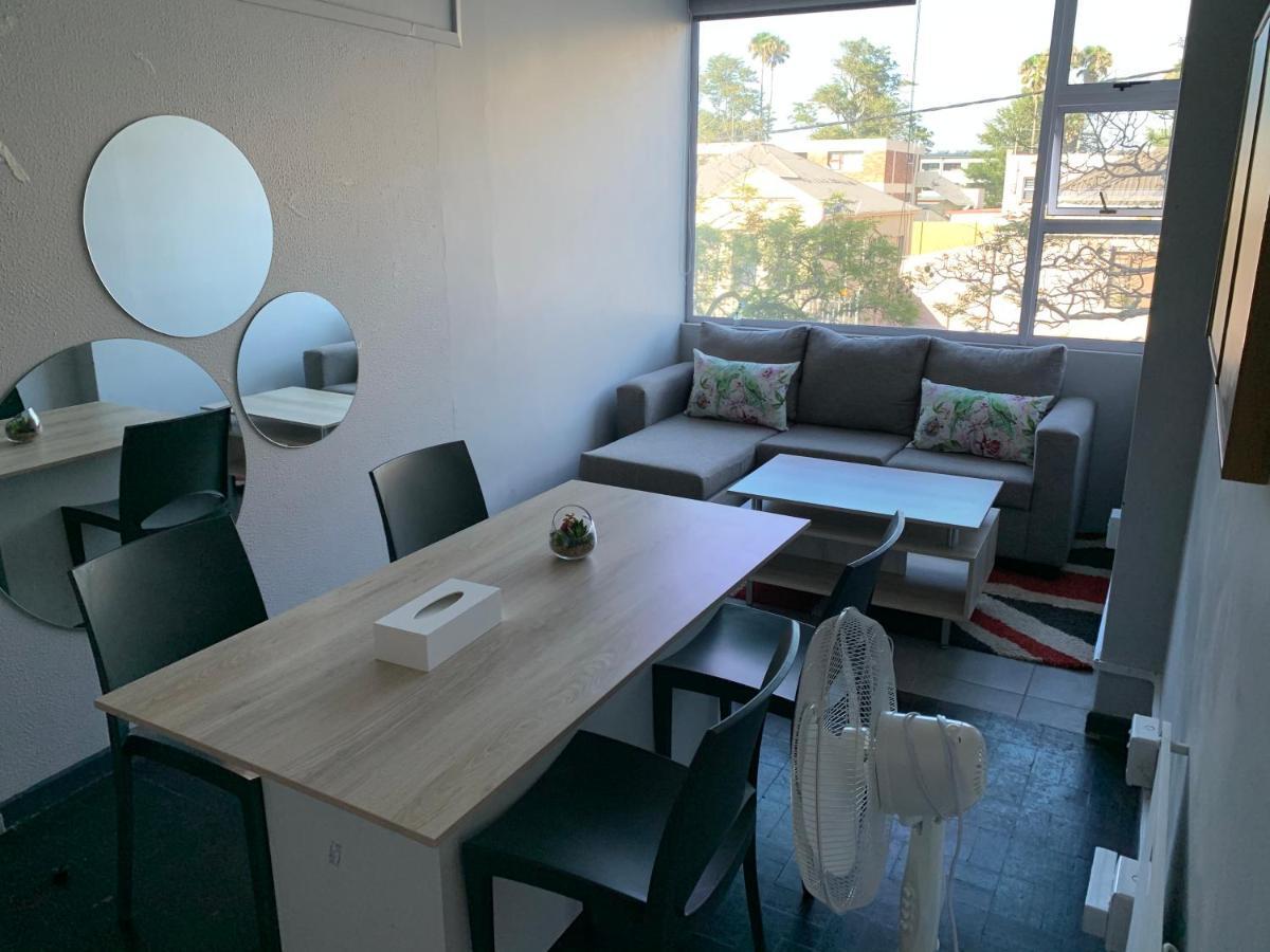 לינה וארוחת בוקר איסט לונדון Jft Self Catering Units מראה חיצוני תמונה
